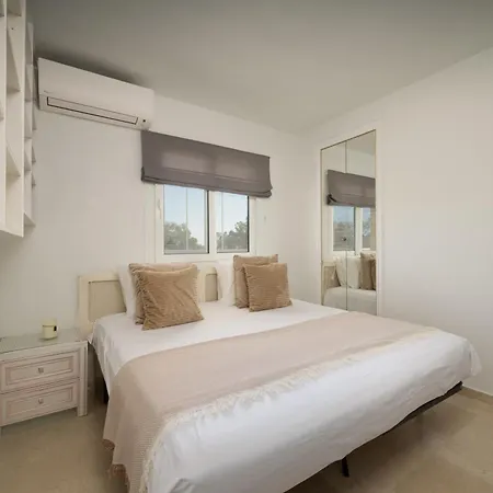 Cozy 2- Bedroom Duplex Penthouse With Rooftop Solarium In Calahonda