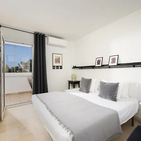 Cozy 2- Bedroom Duplex Penthouse With Rooftop Solarium In Calahonda