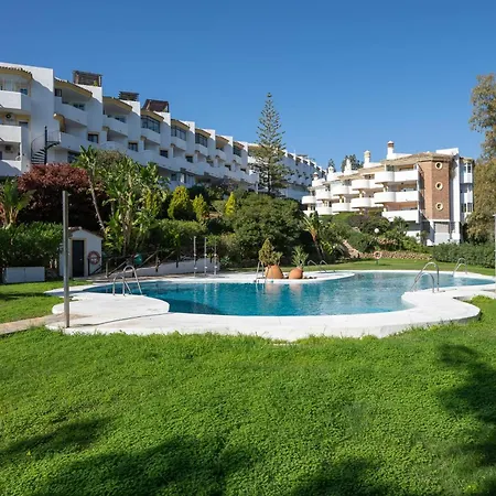 Cozy 2- Bedroom Duplex Penthouse With Rooftop Solarium In Calahonda Apartment Sitio de Calahonda