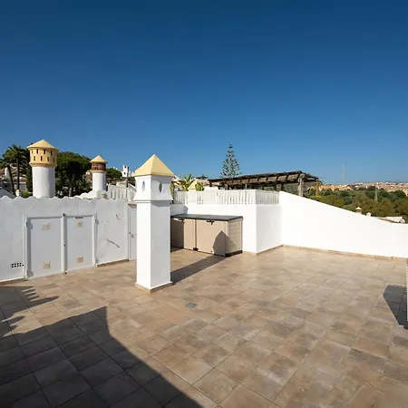 Cozy 2- Bedroom Duplex Penthouse With Rooftop Solarium In Calahonda