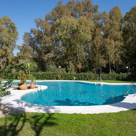 Cozy 2- Bedroom Duplex Penthouse With Rooftop Solarium In Calahonda Apartment Sitio de Calahonda