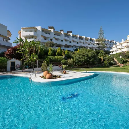 Apartment Cozy 2- Bedroom Duplex Penthouse With Rooftop Solarium In Calahonda *